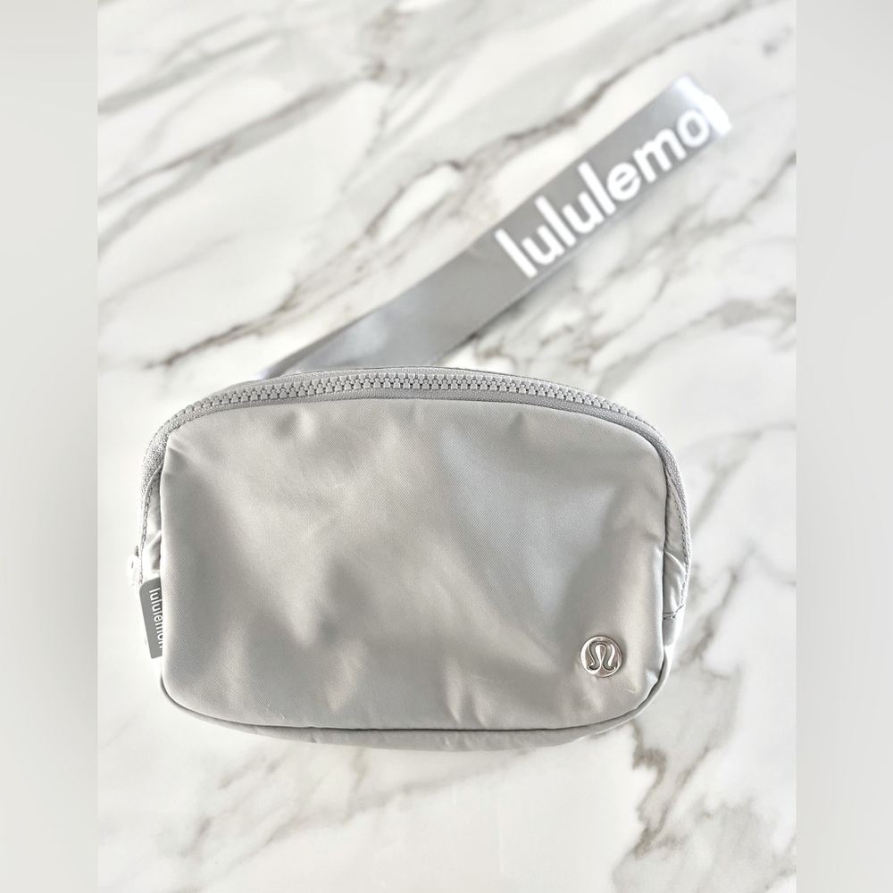 Lululemon everywhere belt bag 1L